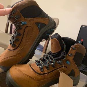 RedWing women’s size 6.5  NMT & waterproof boots